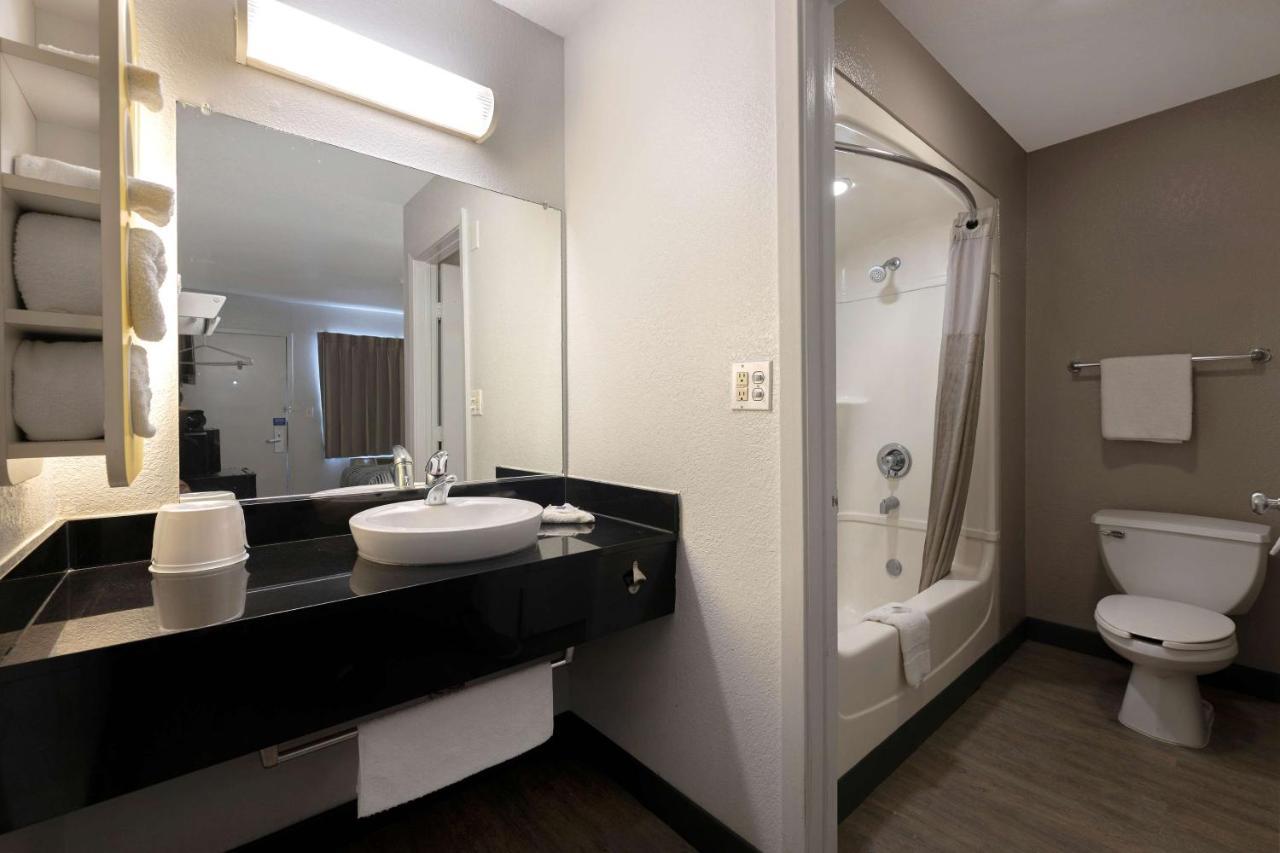 Motel 6-San Antonio, Tx - West Seaworld Екстериор снимка