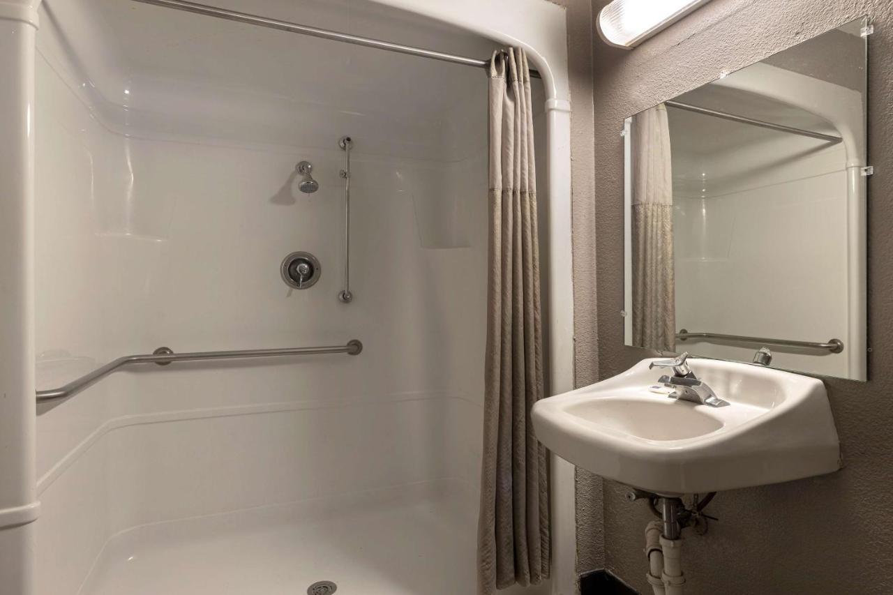 Motel 6-San Antonio, Tx - West Seaworld Екстериор снимка